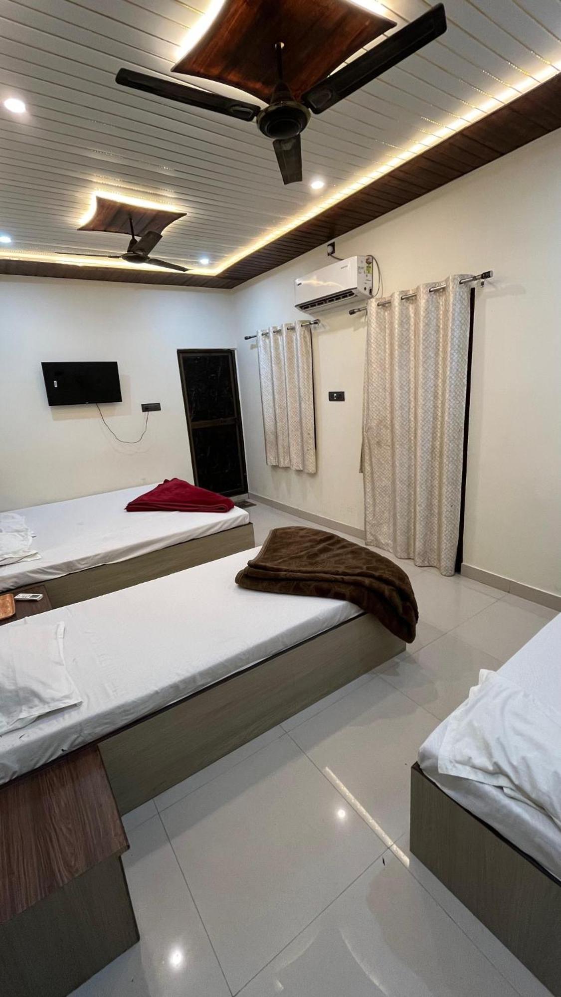 Gauri Kedareshwar Guest House Benares Buitenkant foto